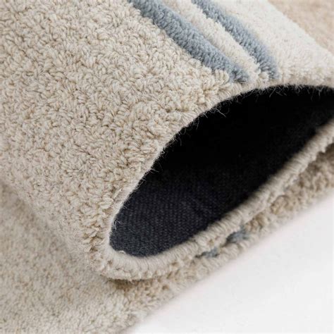 Wood Block Hand Tufted Woollen Rug – Obeetee Retail Pvt. Ltd.