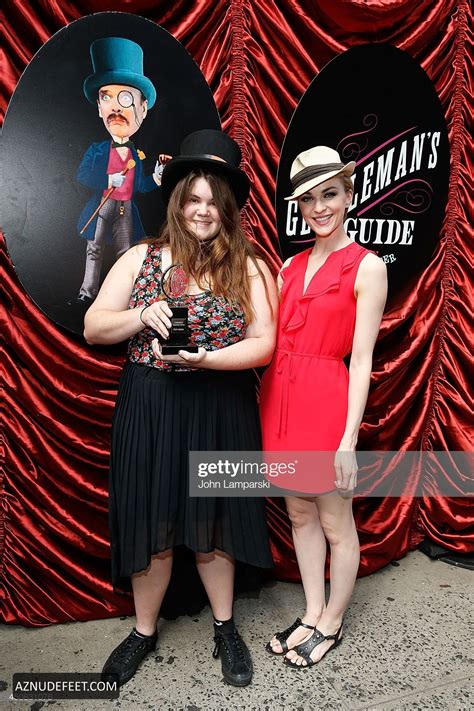 LISA O'HARE Feet - AZNudeFeet