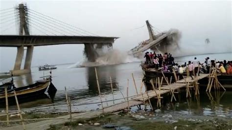 印度民众亲眼目睹，大桥坍塌砸向恒河！耗资171亿卢比，长3.1公里，去年已塌过一次…… | 每经网