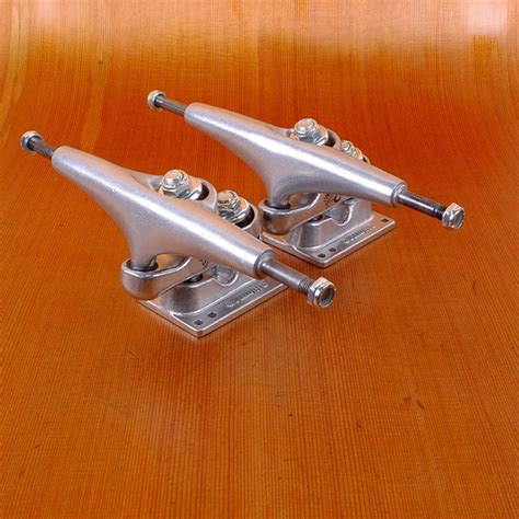 Gullwing Sidewinder II 9" Silver Trucks - The Longboard Store