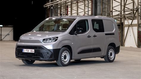 Toyota Proace City Review 2025 | Performance & Pricing | Carwow