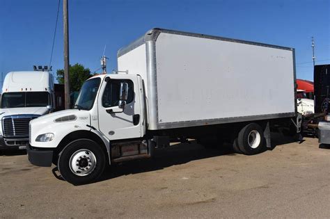 2017 Freightliner M2 106 20 ft Box Truck - 240HP, Automatic, Liftgate ...