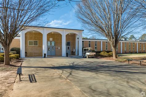 About North Druid Woods | Schools, Demographics, Things to Do - Homes.com