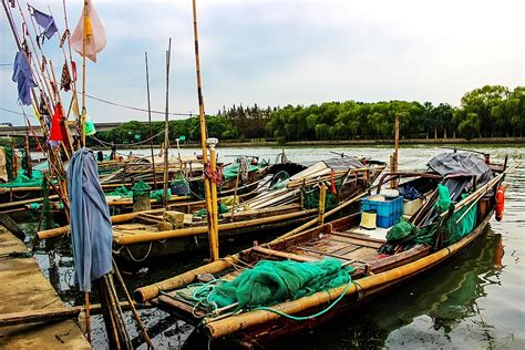 在淀山湖生活着一群勤劳朴实的渔民，他们世代以捕鱼为生|捕鱼|淀山湖|世代_新浪新闻