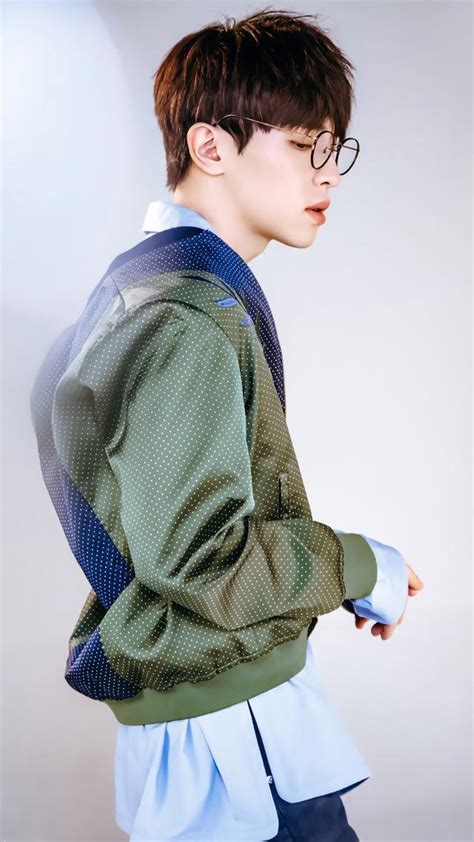 邓伦收到什么礼物最新素材