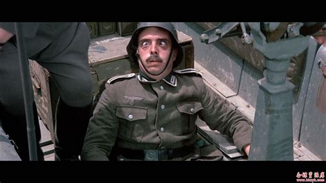 一部喜剧电影，讲的是苏联卫国战争，其中有个片段是一个德国人把自己飞机打下来了_百度知道