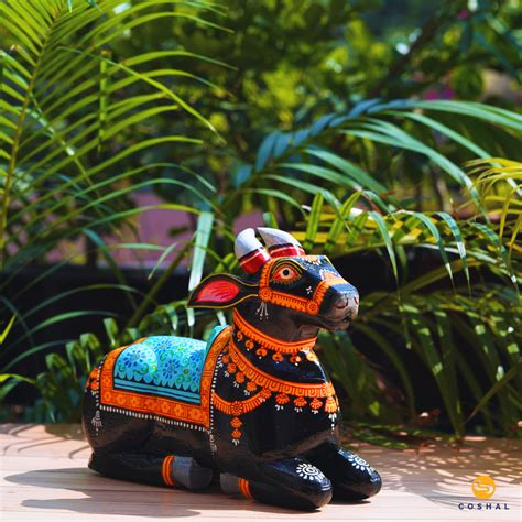 Wooden Pattachitra Nandi Idol Statue | Art Of Odisha | Vastu Room Deco ...