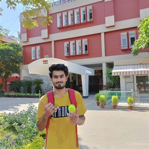 Abhishek - English teacher in New Delhi - ₹500/h