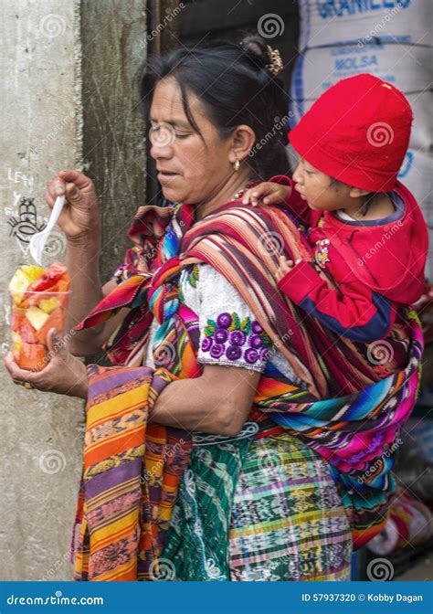 Chichicastenango market editorial image. Image of hispanic - 57937320