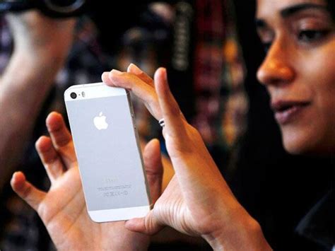 RCom to sell iPhone 5s and 5c at zero down payment - India Today