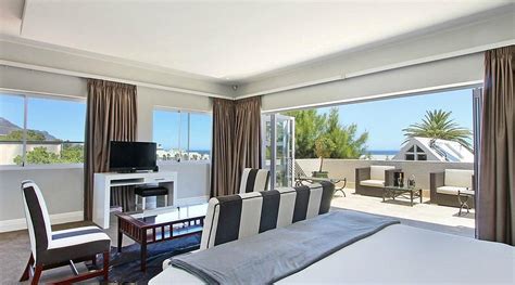 VETHO VILLA (Camps Bay, Cape Town) - Villa Reviews, Photos, Rate ...