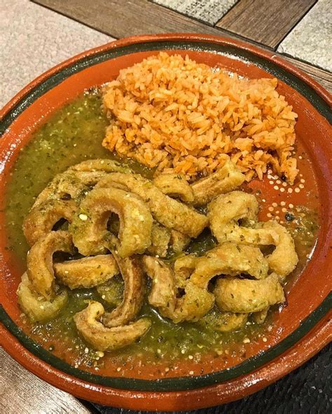 Chicharron En Salsa Verde