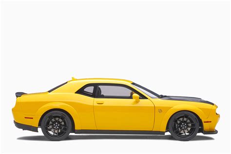 AutoArt Dodge Challenger SRT Hellcat Widebody 2018 Yellow 1/18 Diecast Car