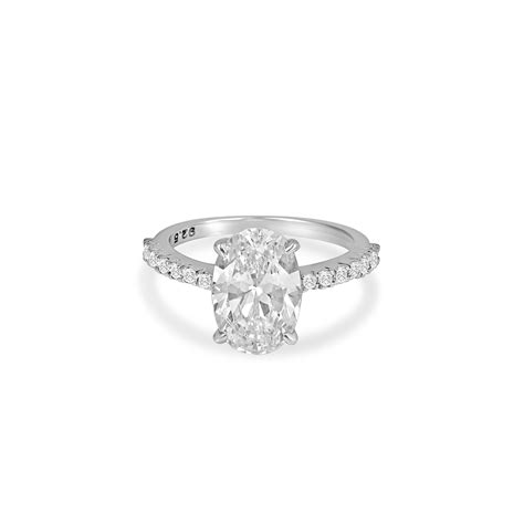 Kiara Ring (Hidden Halo) – KYZAINDIA