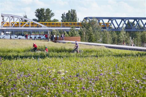 Reset at Gleisdreieck, Berlin - Topos Magazine