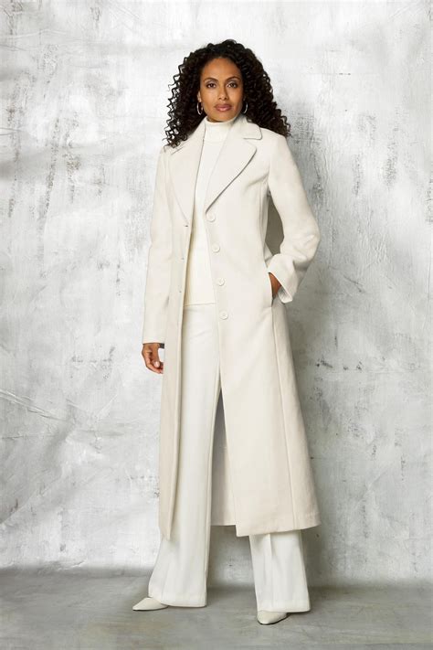 Pin by Barbara Whitworth on Fashion | Winter white outfit, White coat ...