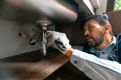 Top 7 Benefits of Becoming a Plumber | Summit College