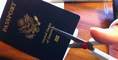 【科普】更换了新护照，旧护照为什么不能丢？_签证