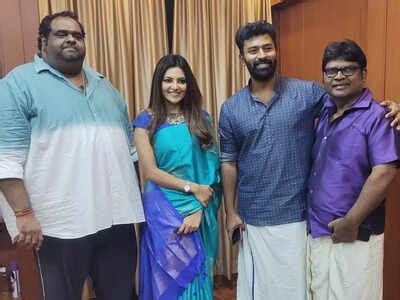 'Murungakkai Chips' director Srijar slams a YouTube reviewer | Tamil ...