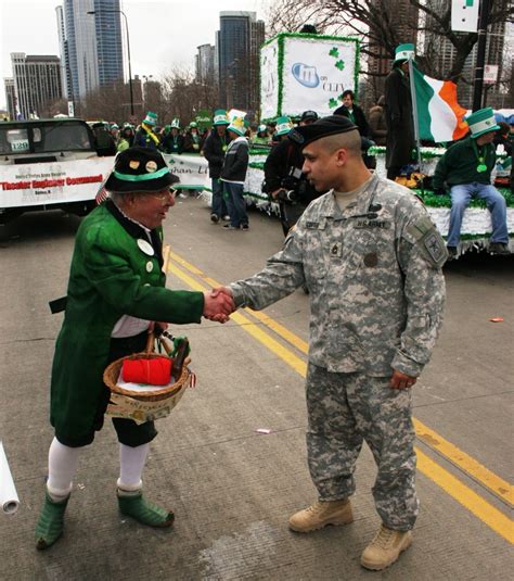 Illinois Soldiers march in Chicago's 53rd annual St. Patrick's Day ...