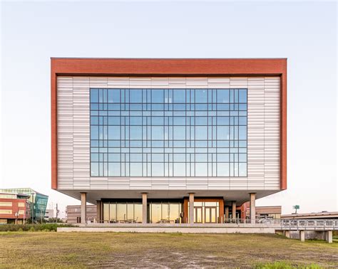 Science and Technology Building 的图像结果