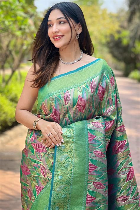Twirling Sea Green Kanjivaram Silk Saree With Super Classy Blouse Piec ...
