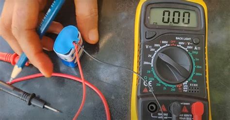 Using a Multimeter On Power Tools 的图像结果