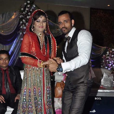 Amna Ali and Sharib Sabari dance to some bollywood number during Toshi ...