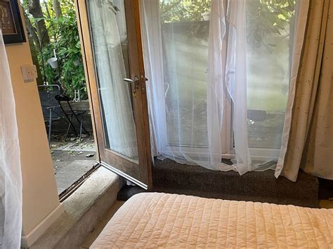 MAGNOLIA TREE GARDENS ROOM (Torquay, Devon) - Guesthouse Reviews ...