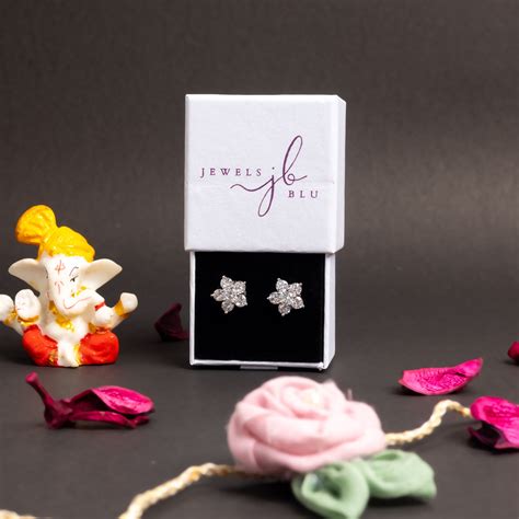 6 Petal Floral Arsiya Everyday Anti Tarnish Studs – Jewelsblu.com