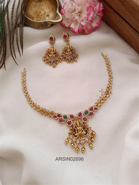 Floral Lakshmi Pendant Necklace – Arshis