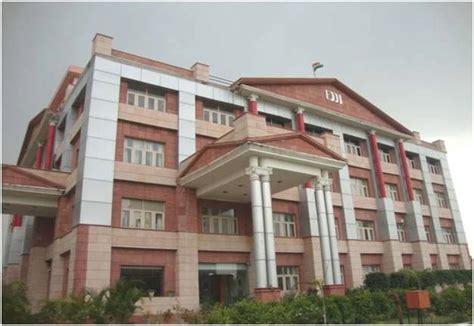 Top MBA Colleges in Noida - 2024 NIRF Ranking, Fees, Placements ...