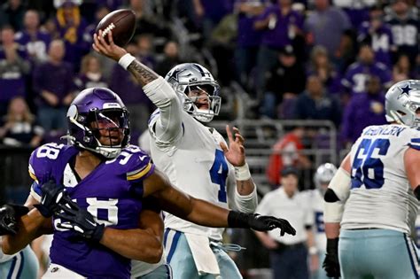 Cowboys Crush Vikings' 7-game Win Streak with 40-3 Romp
