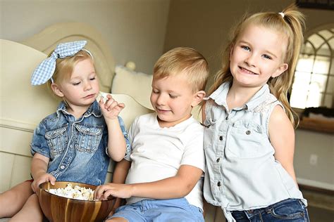 Buy Amish Country Popcorn | 2 lb Bag | Baby White Popcorn Kernels with ...