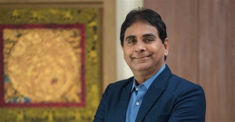 Vijay Kedia sold 1,25,000 shares and Dolly Khanna sold 1,41,884 shares ...