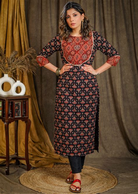 Elegant Cotton Straight Cut Ajrakh Combination Kurta with Beautiful St ...