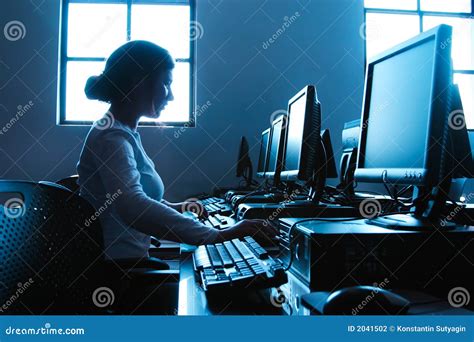 Computer Lab Background Images 的图像结果