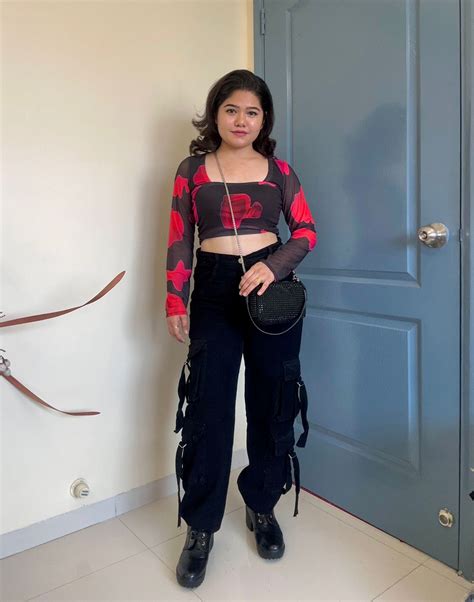 Baggy 8 Pocket Lace Cargo – Reveal Store