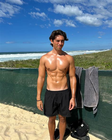 Brayden Dunbar – Shirtless Celebs