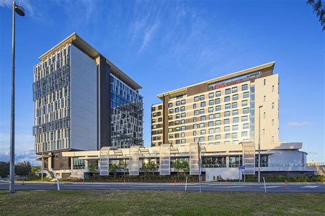 High Level Building Signage 的图像结果