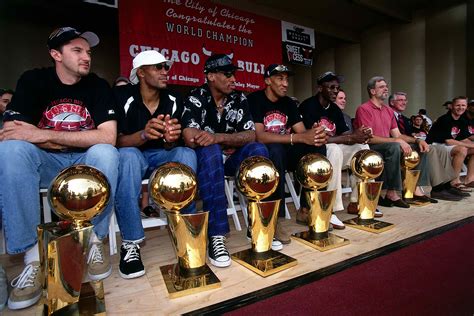 The 1998 Chicago Bulls | Michael jordan pictures, Scottie pippen ...