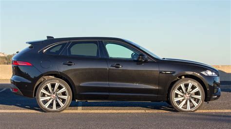 Jaguar F-Pace R-Sport 30t 2018 Review | Features, Price