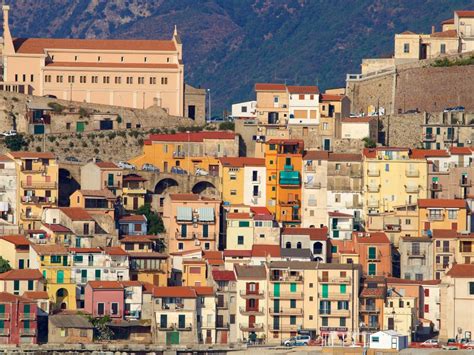 Dreamy Italian Villages Are Offering Rs 25 Lakh To Move There, But ...