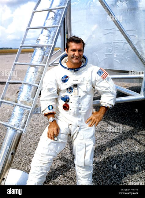 Apollo 12 Command Module 的图像结果