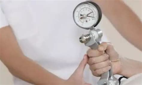 Hand grip strength predicts shoulder function after rotator cuff repair ...