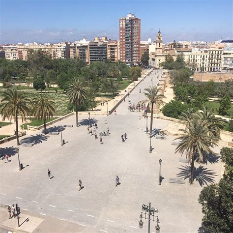 COLORS ROOMS (Valencia) - Lodge Reviews, Photos, Rate Comparison ...