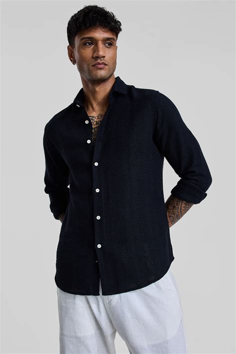 Buy Men's Black Knitted Slim Fit Shirt Online | Snitch – SNITCH