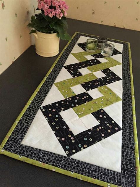 Rezultat imagine pentru Quilted Table Runners Patterns