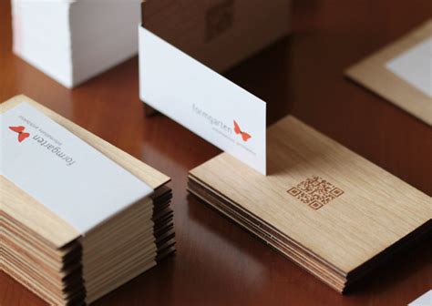 Business Cards with QR Code and Logo 的图像结果