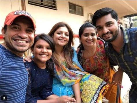 latest-photo-of-actor-soubin-shahir-and-his-wife